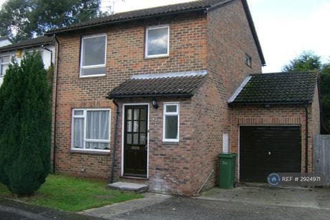 Detached house - Hatfield Court, Calcot, Reading, RG31