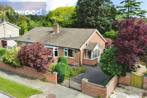 Semi-detached bungalow - Aldersyde, York, YO24