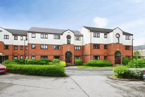 Flat - Beckside Gardens, York