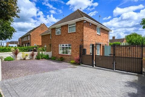 Semi-detached house - Brooklands Parade, Moseley, Wolverhampton, West Midlands, WV1