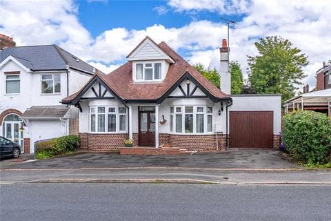 Bungalow - Pennhouse Avenue, Penn, Wolverhampton, West Midlands, WV4