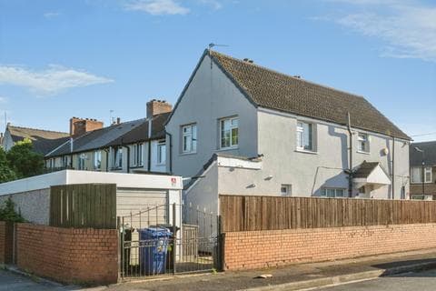 End of terrace house - Balfour Road, Bentley, Doncaster, South Yorkshire, DN5