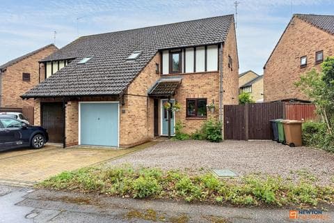 Semi-detached house - Woodhall Rise, Werrington, Peterborough, PE4