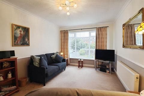 Flat - Penlan Rise, Llandough, Penarth