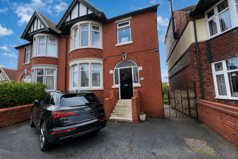 Semi-detached house - Warley Road, Blackpool FY1