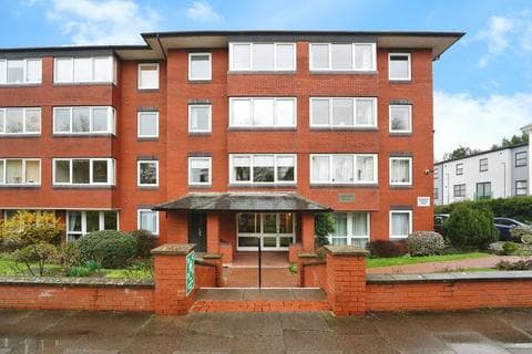 Flat - Christchurch Road, CHELTENHAM, Gloucestershire, GL50