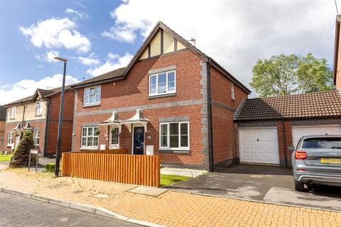 Semi-detached house - Handley Road, Pengam Green, Cardiff, CF24