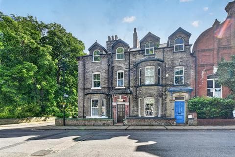 Semi-detached house - Cromwell Road, York