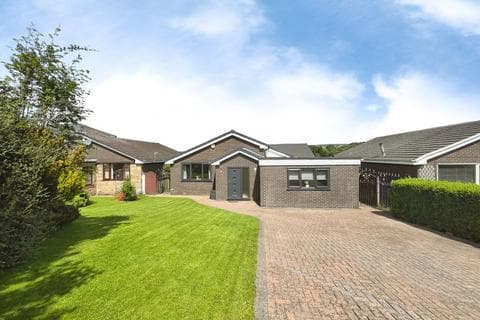 Detached bungalow - Milverton Close, Lostock