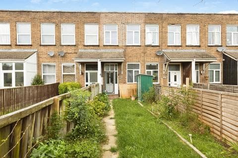 Terraced house - Hesters Way Road, Cheltenham GL51