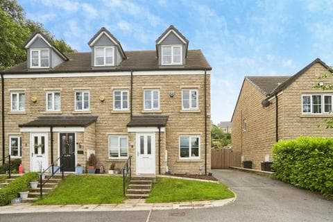 End of terrace house - Little Cote View, Bradford BD10