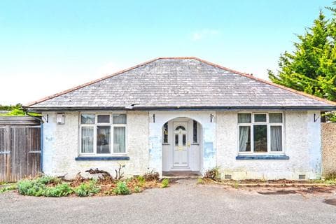 Bungalow - 47 New Road, Bournemouth, BH10 7DW