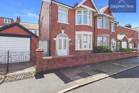 Semi-detached house - Campbell Avenue, Blackpool, FY3