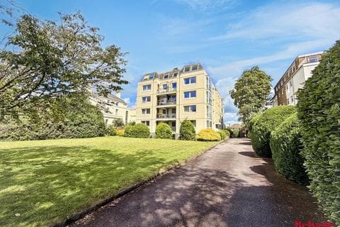 Apartment - Pittville Circus Road, Cheltenham GL52