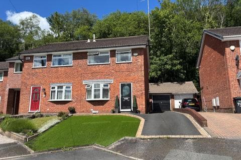 Semi-detached house - Riverside Drive, Manchester M26
