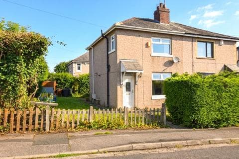 Semi-detached house - Lilythorne Avenue, Bradford, West Yorkshire