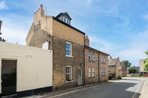 Semi-detached house - Castle Row, Cambridge, CB3