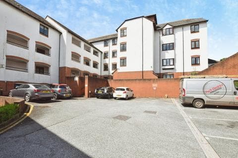 Apartment - Church Street