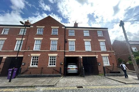 Terraced house - Pilgrim Street, Liverpool, Merseyside, L1