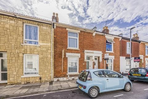 Terraced house - Manor Park Avenue, Portsmouth PO3
