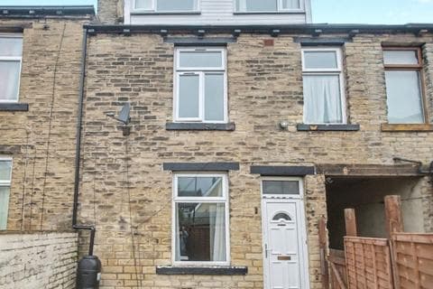 End of terrace house - 42 Oddy Street, Bradford, BD4 0PR