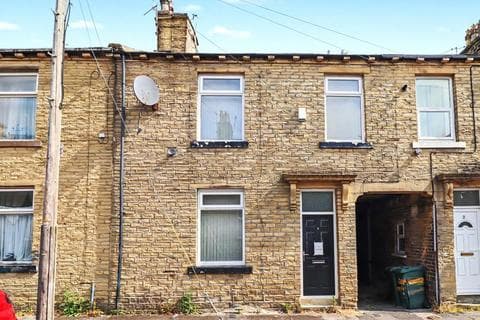 Terraced house - 8 Watmough Street, Bradford, BD7 3PP