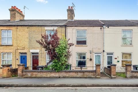 Terraced house - Mayors Walk, Peterborough