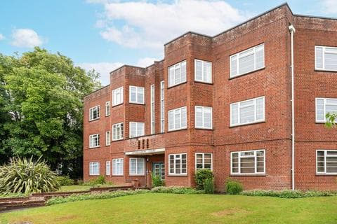 Flat - Sandringham Court, Norwich