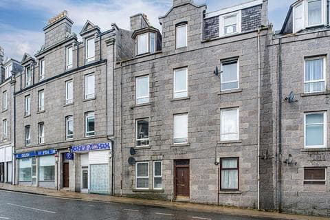 Flat - Esslemont Avenue, Aberdeen, AB25