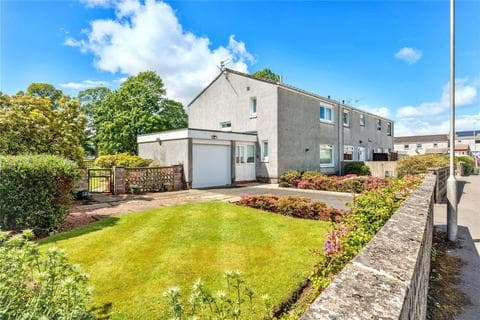 End of terrace house - Castle Grove, Dundee DD2