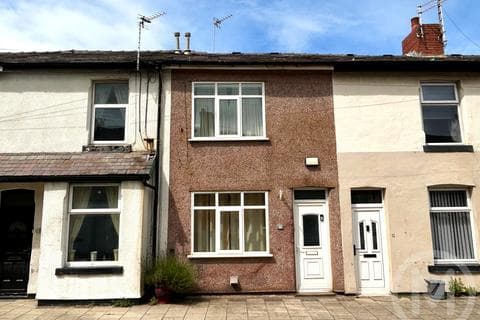 Terraced house - Amberbanks Grove, Blackpool