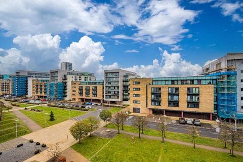 Apartment - Ferry Court, Cardiff CF11