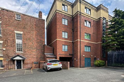 Flat - Upper Parliament Street, Liverpool, L8