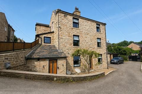 Detached house - Chapel Street, Wibsey, Bradford, BD6