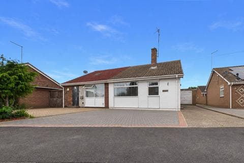 Semi-detached bungalow - Newcastle Drive, Orton Longueville, PE2