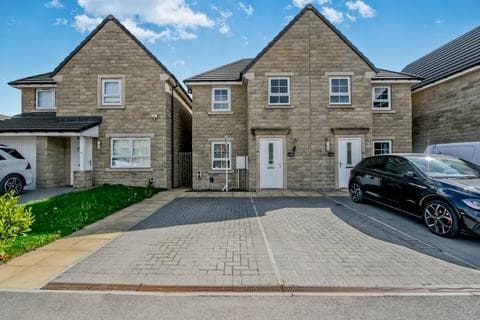 Semi-detached house - Paddock Lane, Bradford, BD2