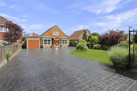 Bungalow - Dixons Bank, Marton