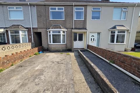 Terraced house - Jubilee Crescent, Bridgend, CF31