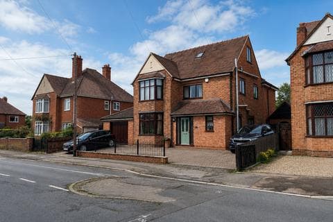 Detached house - King Edwards Avenue, Gloucester GL1