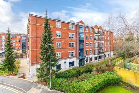 Apartment - Carisbrooke Road, Leeds, West Yorkshire, LS16