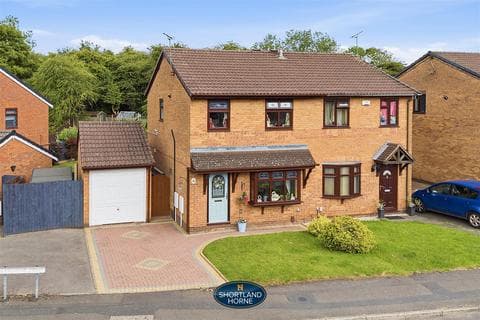 Semi-detached house - Glenmore Drive, Longford, Coventry, CV6 6LX