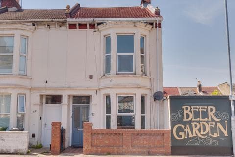 Apartment - Lawrence Road, Southsea