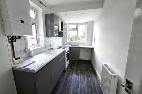 Semi-detached house - Frank Road, Doncaster, DN5