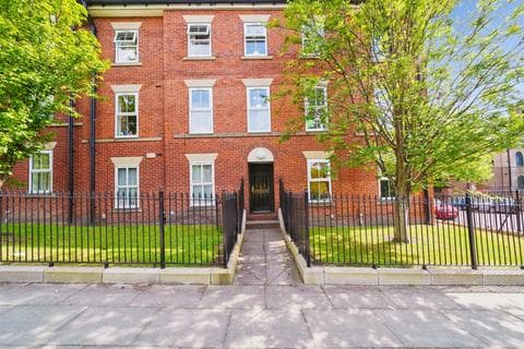 Flat - Upper Parliament Street, Liverpool, Merseyside, L8