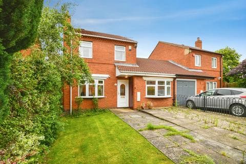 Semi-detached house - Swallowfields, Coulby Newham, Middlesbrough, North Yorkshire, TS8