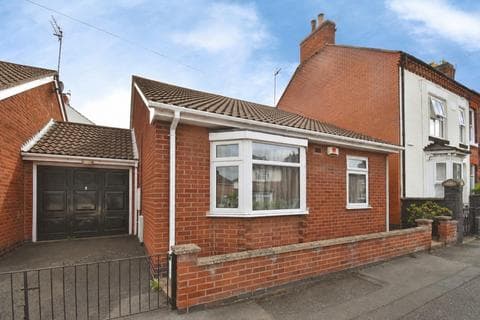 Detached bungalow - Clarkes Road, Wigston