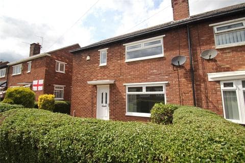 Semi-detached house - Runnymede Green, Park End