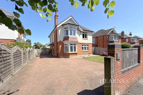 Detached house - Iddesleigh Road, Bournemouth, BH3