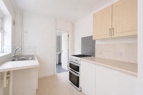 Terraced house - Belsize Avenue, Peterborough