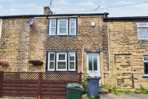 Terraced house - Harrogate Road, Bradford, West Yorkshire